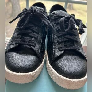 Clarks Black Leather shoes size8